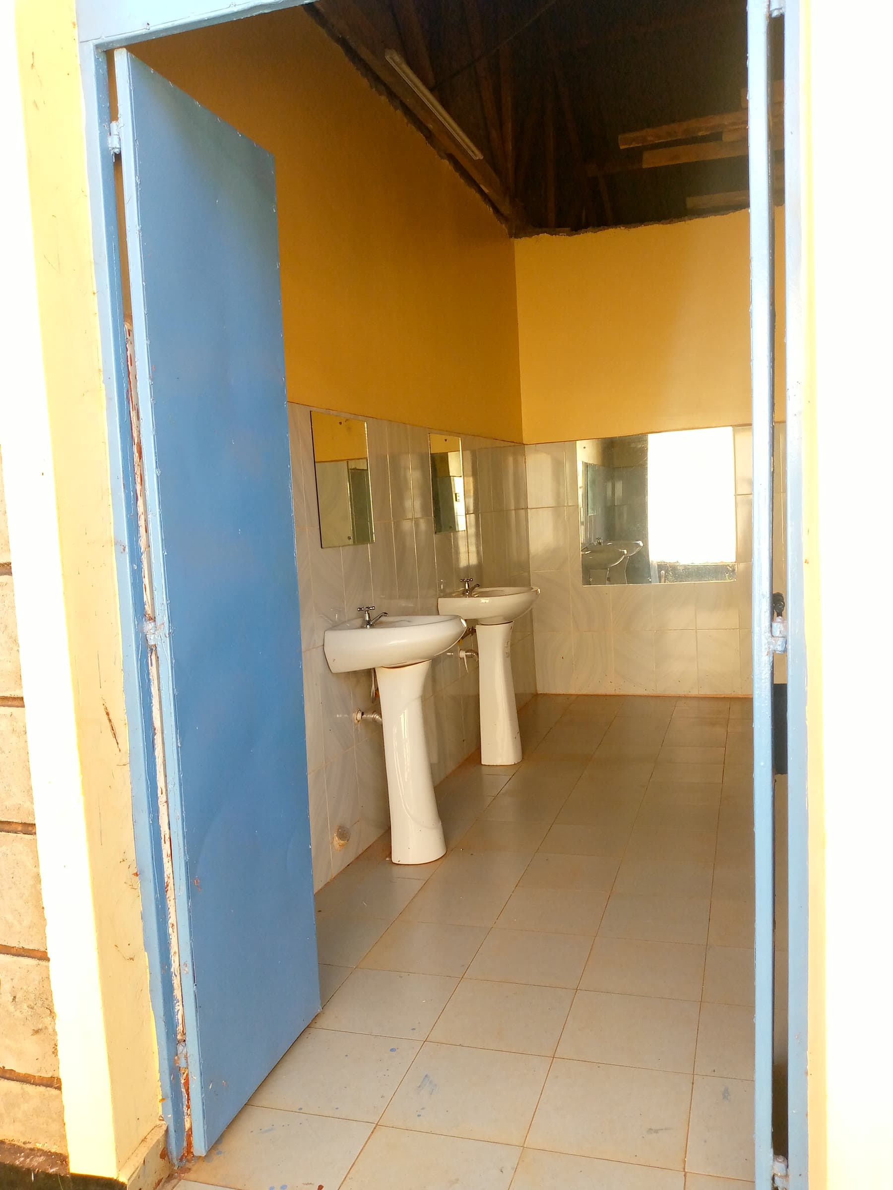 Hand basins in the washrooms